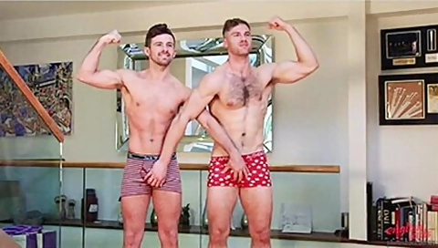 Tom And R Have Fun