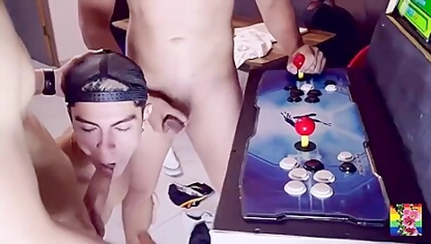 [hbw] Bare Boys Party