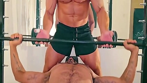 Chamei O Amigo Pra Treinar Mas O Puto Queria Mesmo Era Pegar No Meu Ferro. 15 Min